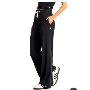 Vuori Halo Essential Wideleg Pants, Size S, New With Tags